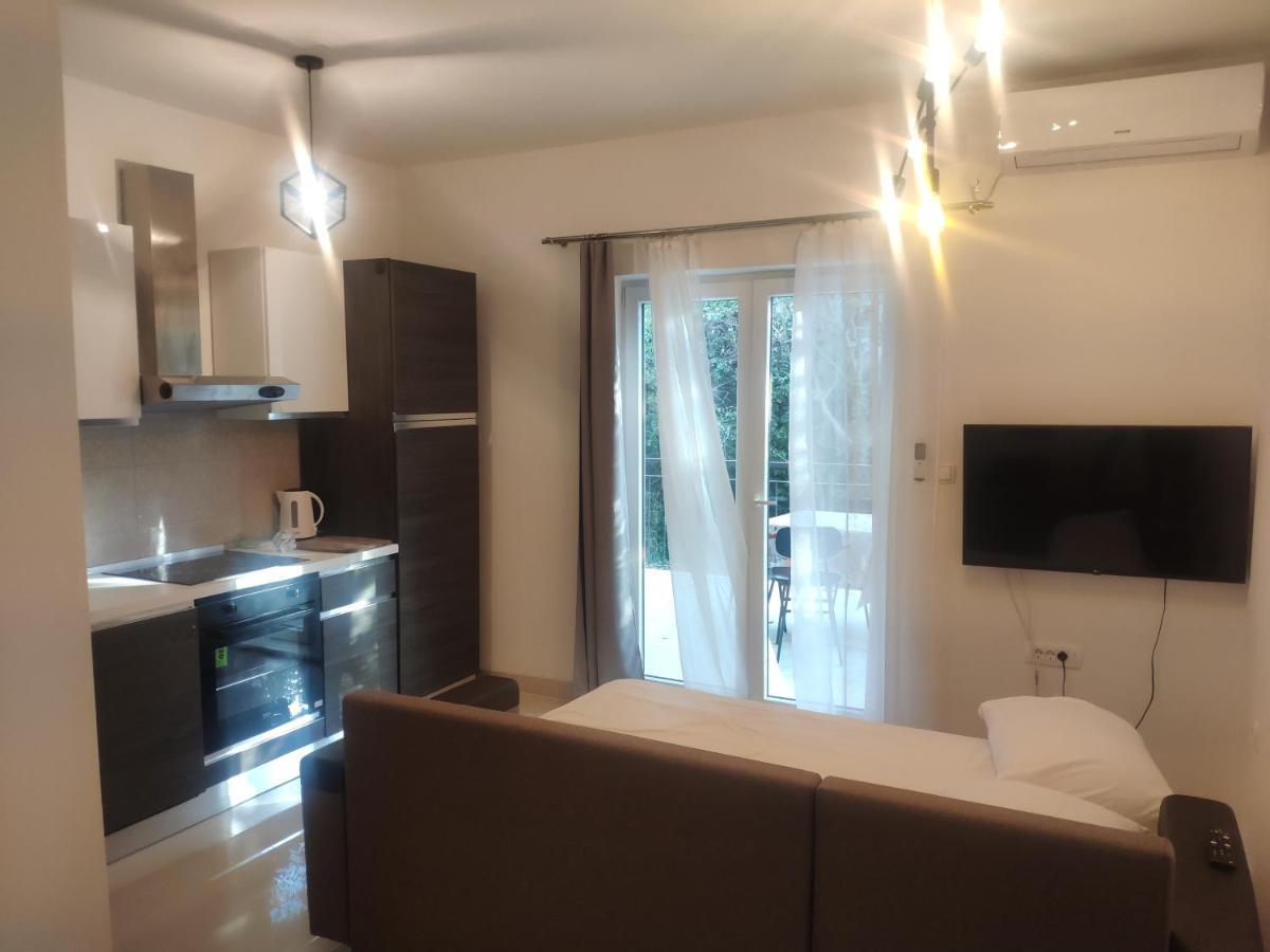 Apartment Tome Biograd Na Moru Esterno foto