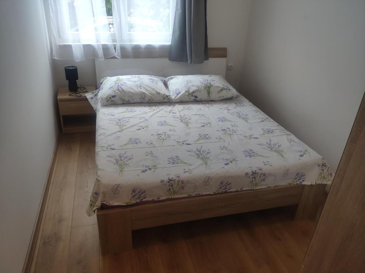 Apartment Tome Biograd Na Moru Esterno foto