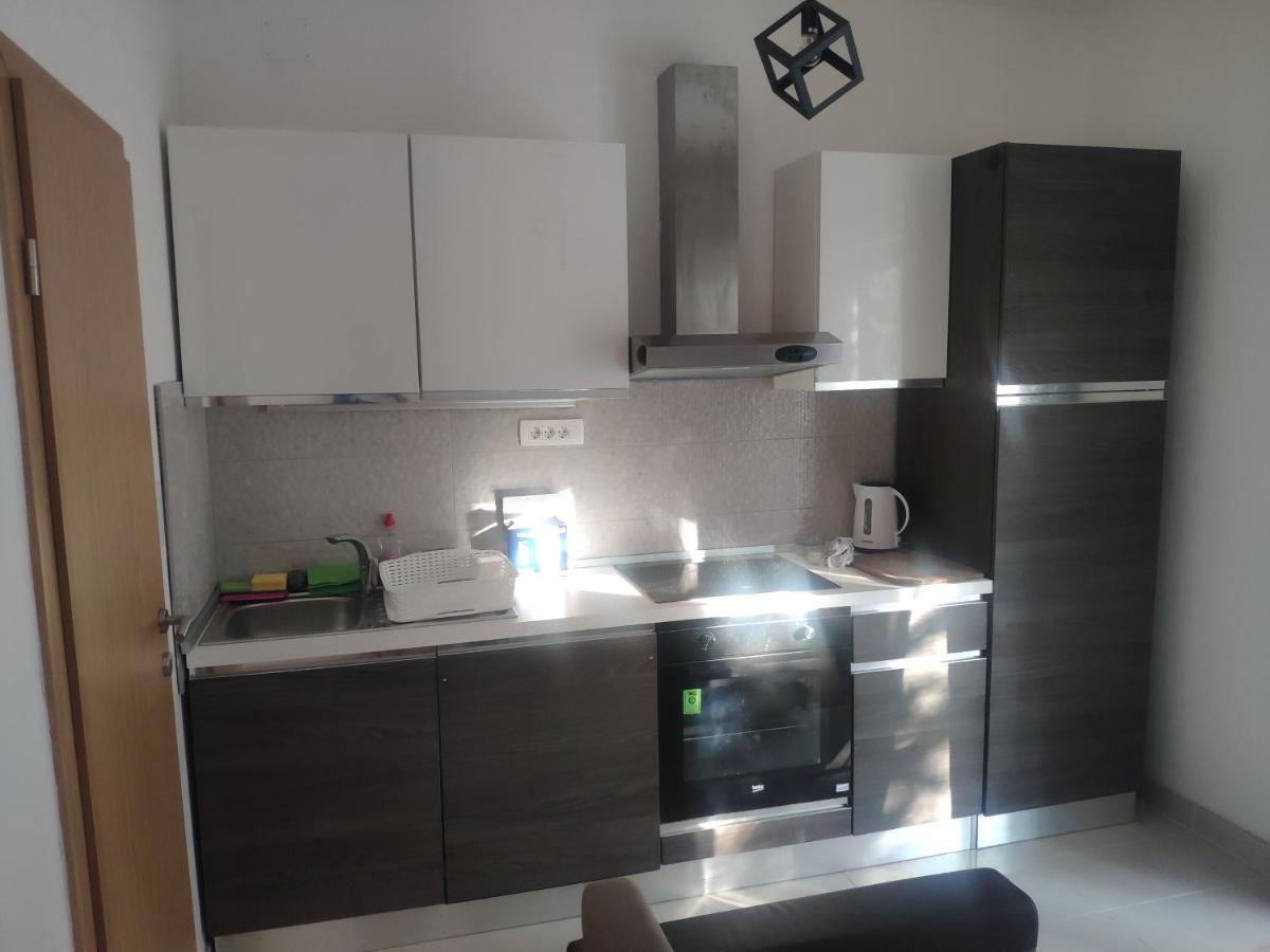 Apartment Tome Biograd Na Moru Esterno foto
