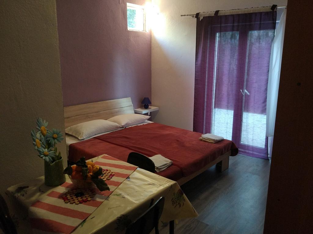 Apartment Tome Biograd Na Moru Esterno foto
