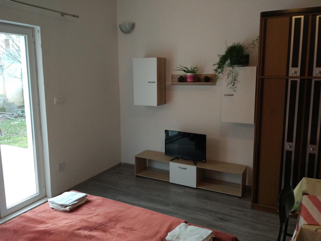 Apartment Tome Biograd Na Moru Esterno foto