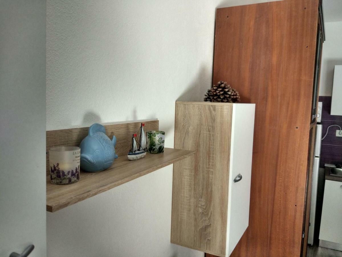 Apartment Tome Biograd Na Moru Esterno foto