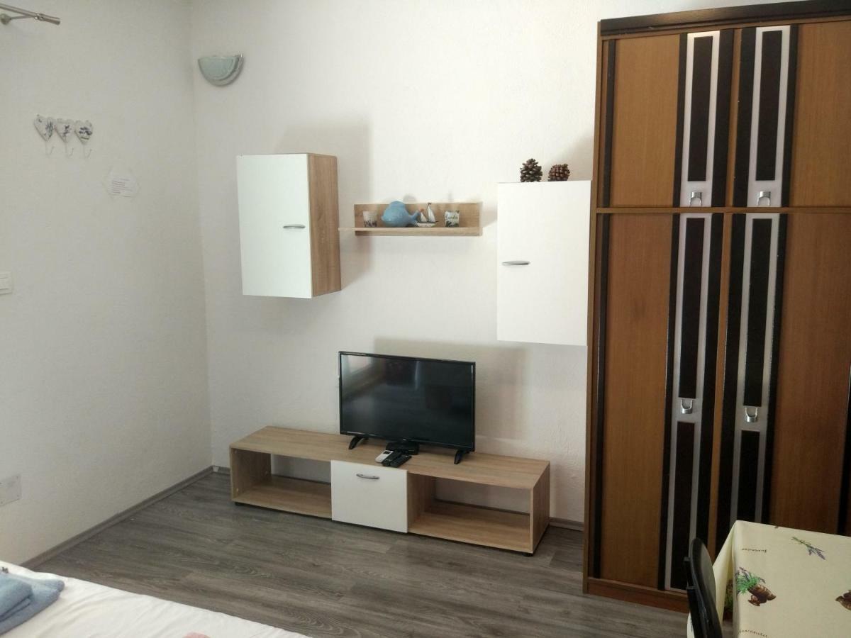 Apartment Tome Biograd Na Moru Esterno foto